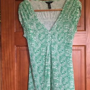 V-neck, banana republic t-shirt